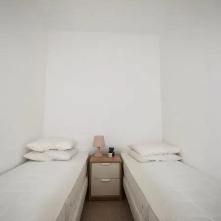 Appartement Emplacement Ideal A Renecros, Appt 4 Personnes Rdj